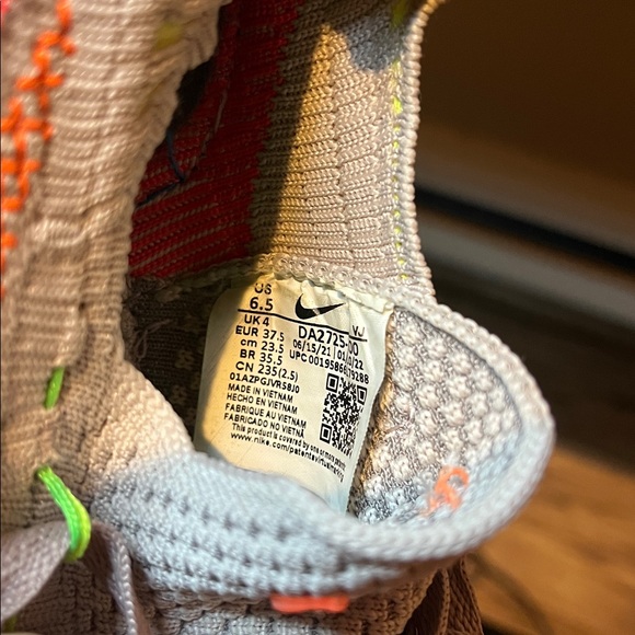 NWOB Nike Space Hippie 04 Sneakers Women’s Size 6.5 - Picture 9 of 9